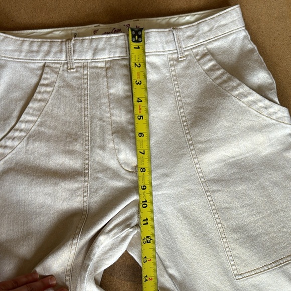 Linen/cotton/spandex bellbottoms. Off white with gold metallic threading. - Picture 5 of 9